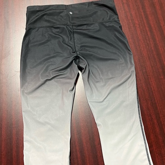 Xersion ombré active wear capris. Super cute! - Picture 2 of 4
